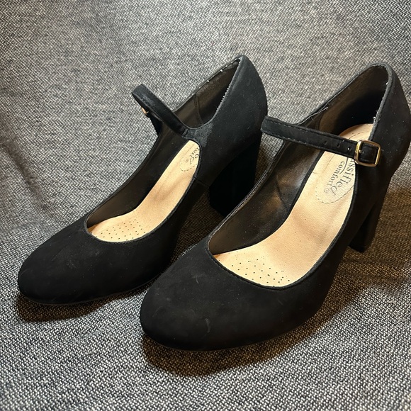 City Classified Comfort Women's Closed Toe Ankle Strap Block Heel - Picture 3 of 5